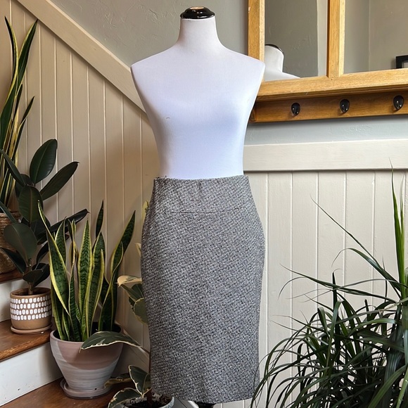 Emporio Armani Wool Blend Houndstooth Skirt - Picture 10 of 16